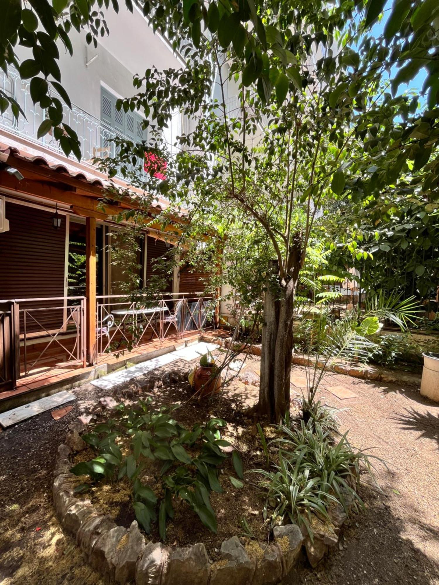 Quiet Apartment With Garden View In Kolonaki Athen Exterior foto