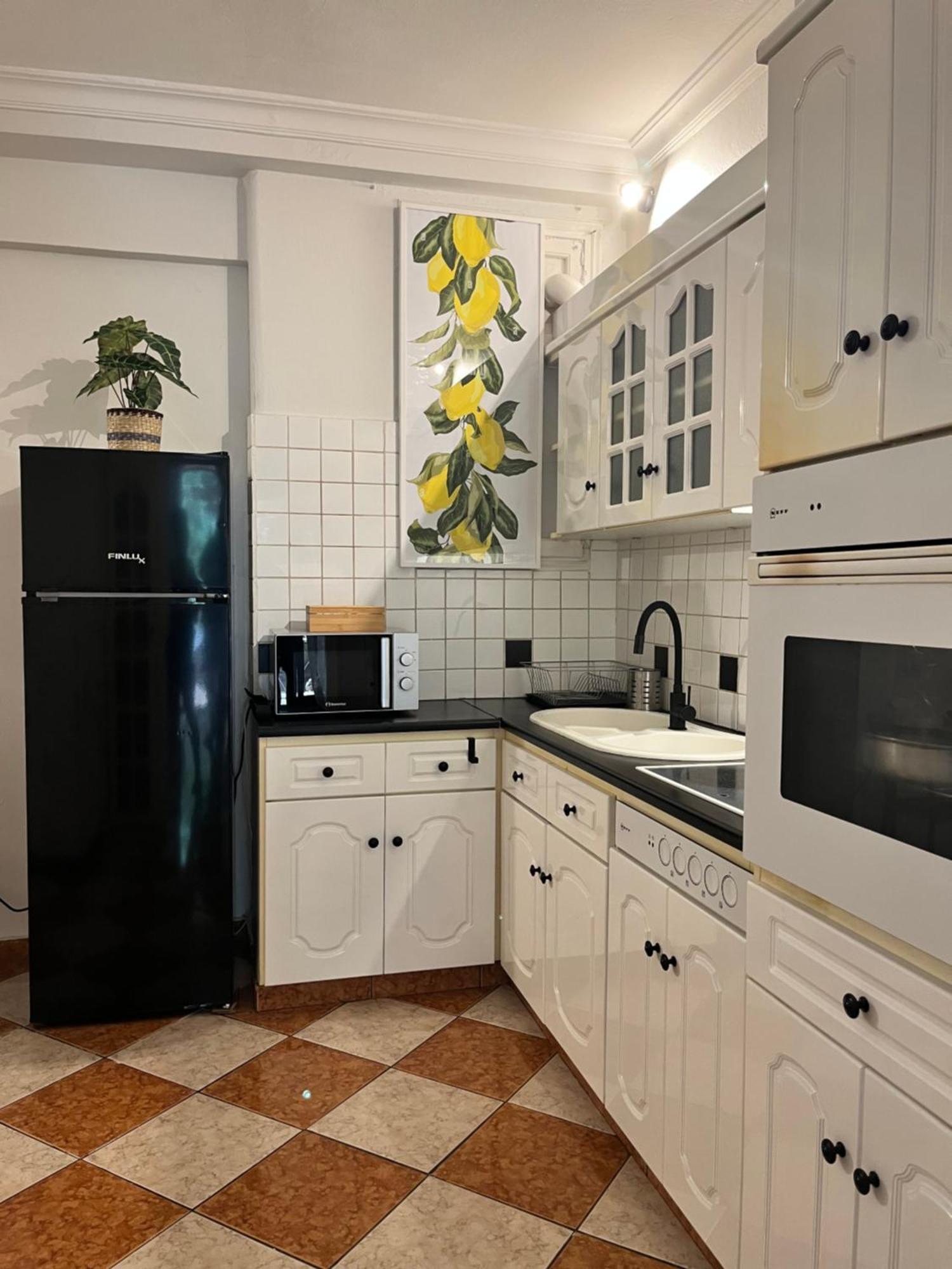Quiet Apartment With Garden View In Kolonaki Athen Exterior foto